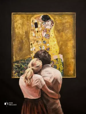 Watching Klimt The Kiss - Escha van den Bogerd - artwerk op canvas