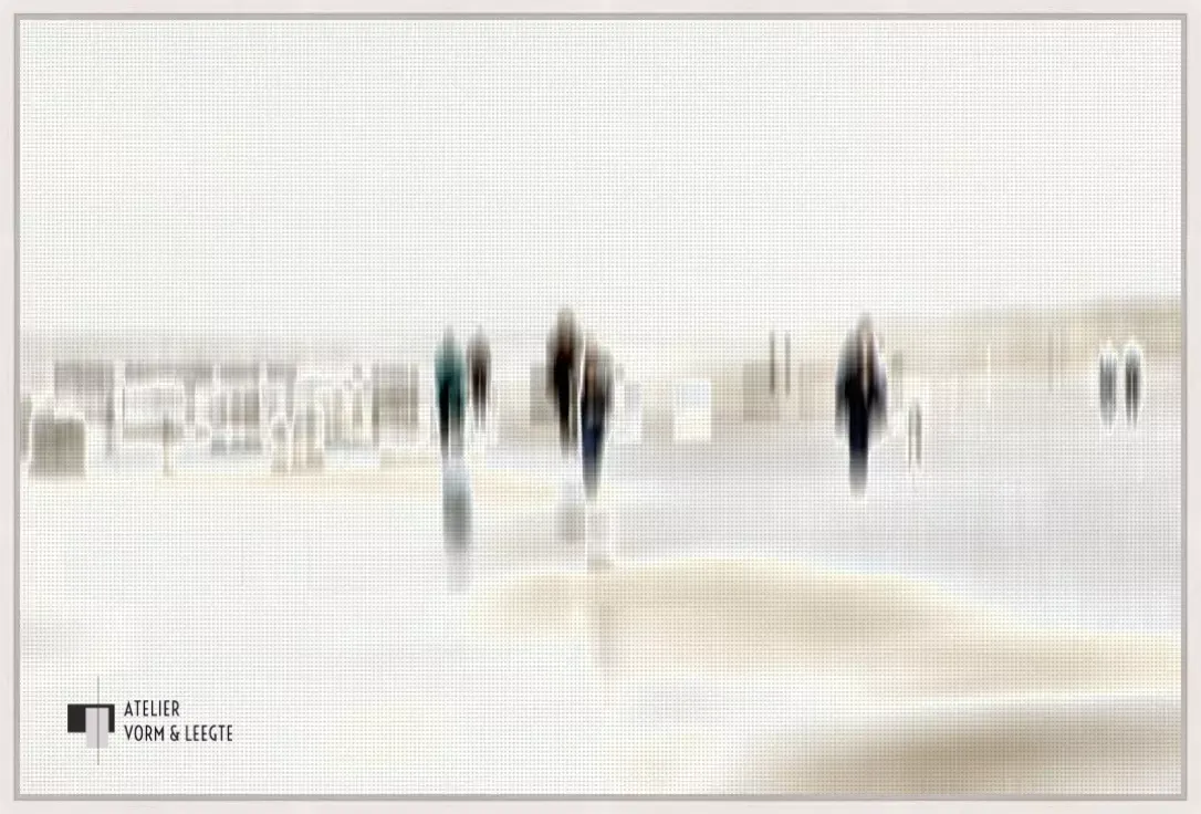 Walking People I - Gerhard Rossmeissl - in baklijst Atelier whitewash 10mm