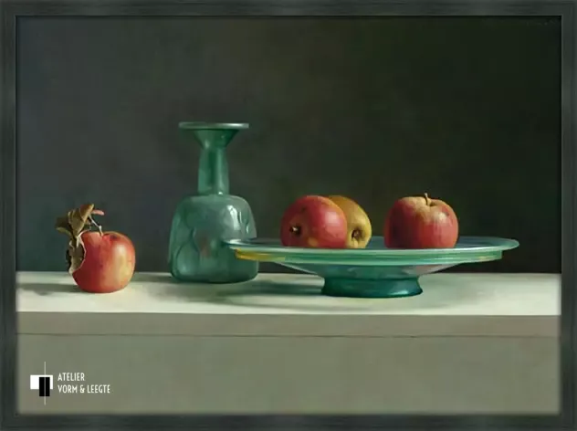 Romeins glas met appels - Henk Helmantel - in sierlijst Landscape donkergrijs 21mm