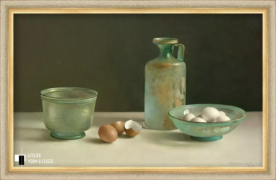 Stilleven met Romeins glas en eieren - Henk Helmantel - in sierlijst Villa ivoor goud 35mm