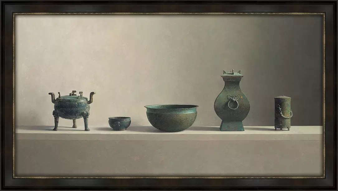 Chinese bronzen voorwerpen - Henk Helmantel - in sierlijst Epoque zwart-zilver 50mm