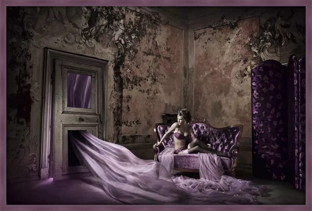 Floating Fabrics - Kai Stuht - in sierlijst Jadi purperviolet 18mm