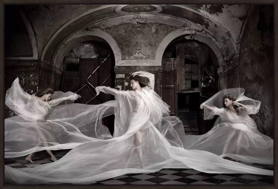 Flying Fabrics - Kai Stuht - in baklijst Atelier zwart 10mm