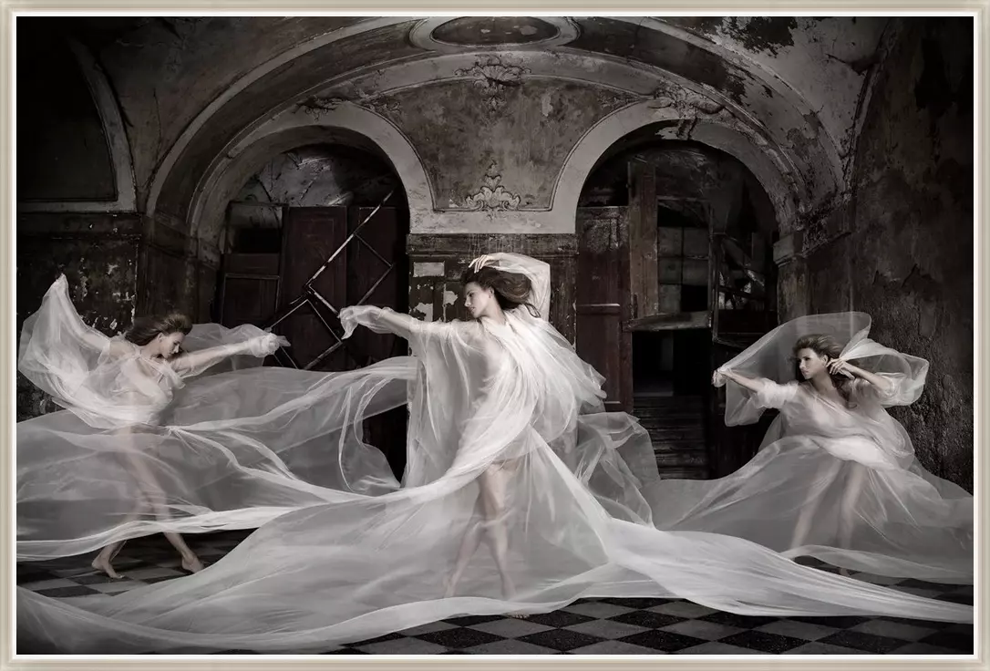 Flying Fabrics - Kai Stuht - in baklijst Impact wit-zilver 16mm